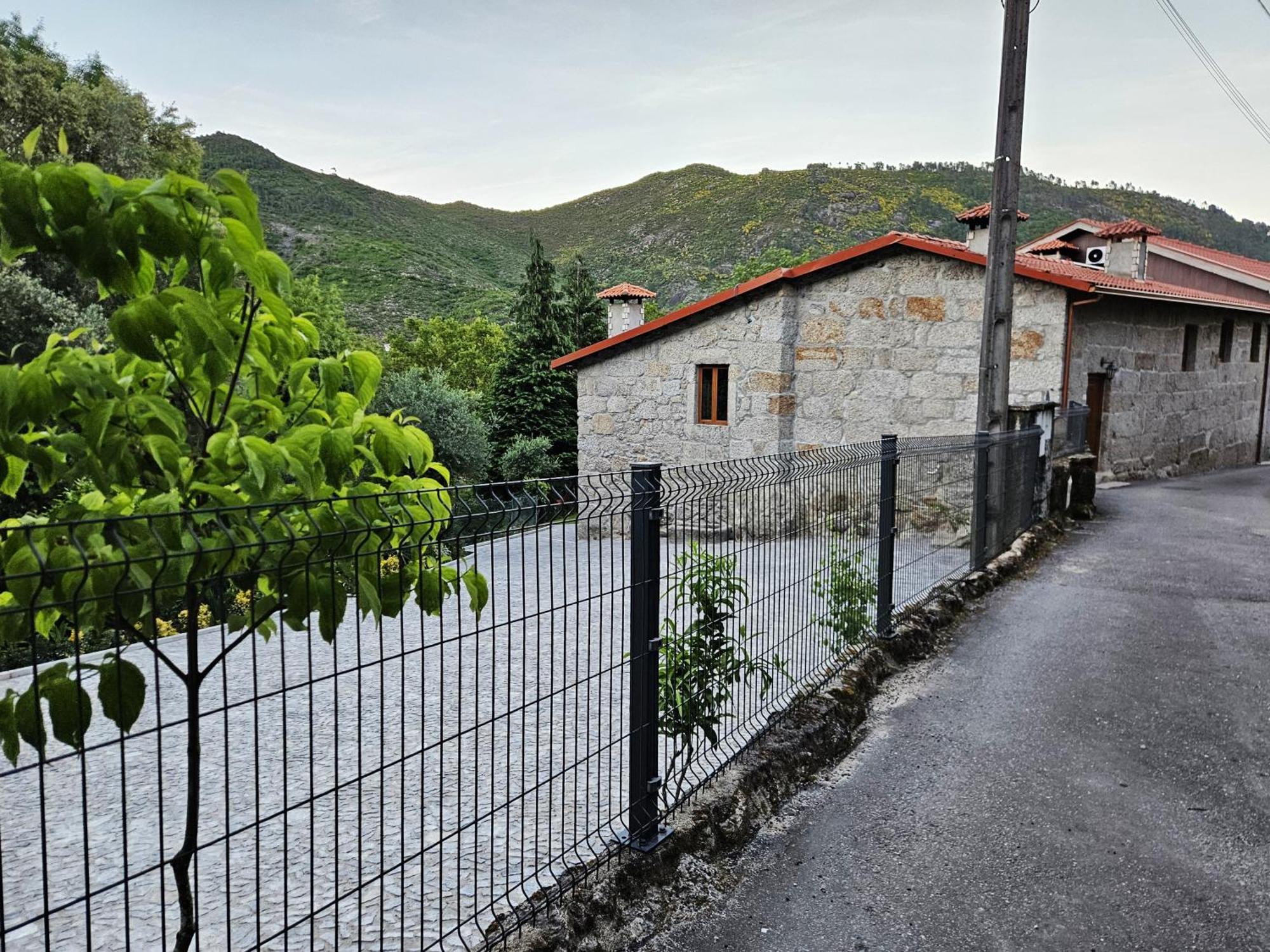 Gasthaus Quinta Da Casa Dos Santos - Inside Geres Exterior foto